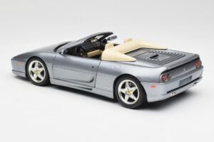 Ferrari F355 Spider Sidabrinis Hot Wheels 1:18 23907-M1 Metalas - nuotrauka 7 iš 8