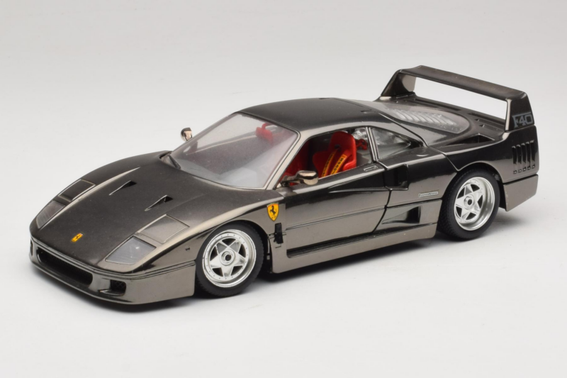 Ferrari F40 Chrome Black Bburago 1:18 3401-B1 Metalas