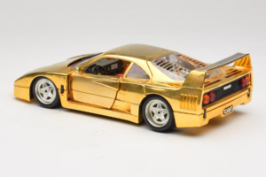 Ferrari F40 Chrome Gold Limited Edition 250 pcs Bburago 1:18 3332-G1 Metalas - nuotrauka 7 iš 8