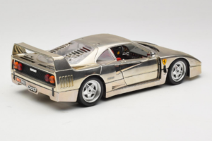 Ferrari F40 Chrome Silver Bburago 1:18 3401 Metalas - nuotrauka 3 iš 8