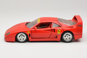 Ferrari F40 Club Deutschland Raudonas Bburago 1:18 3032-L3 Metalas - nuotrauka 4 iš 8