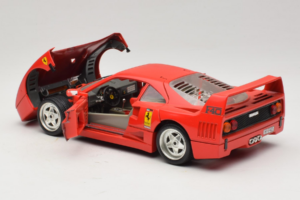 Ferrari F40 Club Deutschland Raudonas Bburago 1:18 3032-L3 Metalas - nuotrauka 5 iš 8