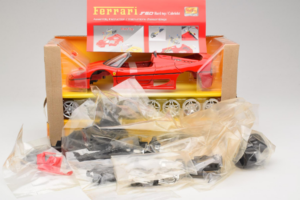 Ferrari F40 Raudonas Model Kit Maisto 1:18 39822 Metalas - nuotrauka 2 iš 2