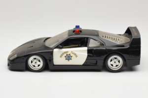 Ferrari F40 Highway Patrol Juodas Baltas Bburago 1:18 3022-H1 Metalas - nuotrauka 4 iš 8