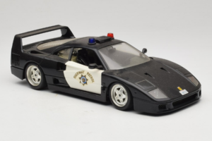 Ferrari F40 Highway Patrol Juodas Baltas Bburago 1:18 3022-H1 Metalas - nuotrauka 6 iš 8