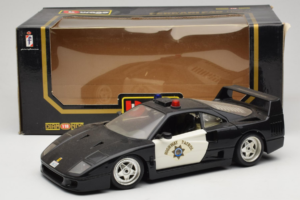 Ferrari F40 Highway Patrol Juodas Baltas Bburago 1:18 3022-H1 Metalas - nuotrauka 8 iš 8