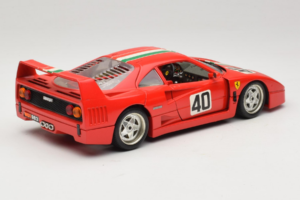 Ferrari F40 #40 Raudonas su Italijos Vėliava Bburago 1:18 3032-P1 Metalas - nuotrauka 3 iš 8