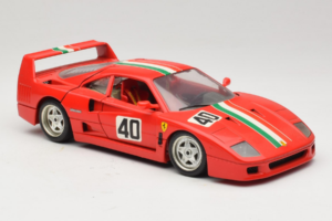 Ferrari F40 #40 Raudonas su Italijos Vėliava Bburago 1:18 3032-P1 Metalas - nuotrauka 6 iš 8