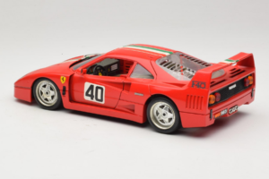 Ferrari F40 #40 Raudonas su Italijos Vėliava Bburago 1:18 3032-P1 Metalas - nuotrauka 7 iš 8