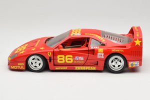 Ferrari F40 LM #86 Ch. Pozzi IMSA 24 Hours of Le Mans 1985 Raudonas Bburago 1:18 3332-P6 Metalas - nuotrauka 4 iš 8