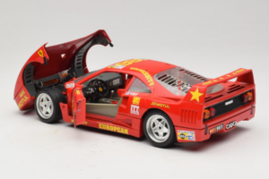 Ferrari F40 LM #86 Ch. Pozzi IMSA 24 Hours of Le Mans 1985 Raudonas Bburago 1:18 3332-P6 Metalas - nuotrauka 5 iš 8