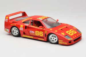 Ferrari F40 LM #86 Ch. Pozzi IMSA 24 Hours of Le Mans 1985 Raudonas Bburago 1:18 3332-P6 Metalas - nuotrauka 6 iš 8