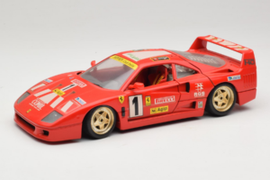 Ferrari F40 Pirelli Agip #1 Ferrari Club Italia Raudonas Bburago 1:18 3032-P2 Metalas