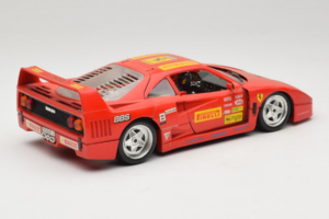 Ferrari F40 Pirelli BBS Raudonas Bburago 1:18 3032-P4 Metalas - nuotrauka 3 iš 8