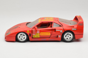 Ferrari F40 Pirelli BBS Raudonas Bburago 1:18 3032-P4 Metalas - nuotrauka 4 iš 8