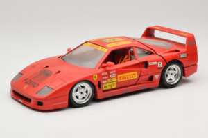 Ferrari F40 Pirelli BBS Raudonas Bburago 1:18 3032-P4 Metalas