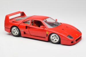 Ferrari F40 Raudonas Bburago 1:18 3032 Metalas - nuotrauka 6 iš 8
