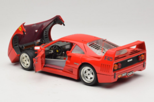 Ferrari F40 Raudonas Diamond Edition Bburago 1:18 3022-P1 Metalas - nuotrauka 5 iš 8