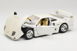 Ferrari F40 Baltas Bburago 1:18 3332-W4 Metalas - nuotrauka 2 iš 8