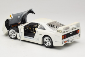 Ferrari F40 Baltas Bburago 1:18 3332-W4 Metalas - nuotrauka 5 iš 8