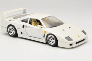 Ferrari F40 Baltas Bburago 1:18 3332-W4 Metalas - nuotrauka 6 iš 8