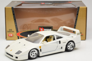 Ferrari F40 Baltas Bburago 1:18 3332-W4 Metalas - nuotrauka 8 iš 8