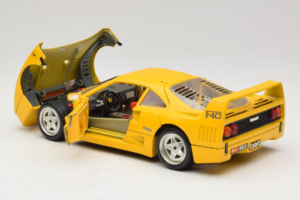 Ferrari F40 Geltonas Bburago 1:18 3032-Y1 Metalas - nuotrauka 5 iš 8