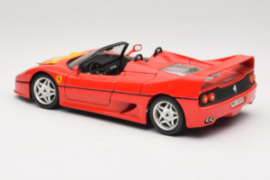 Ferrari F50 Kabrioletas 50 Jahre Ferrari 24 Jahre Bburago FMC Raudonas Bburago 1:18 3352-P1 Metalas - nuotrauka 7 iš 8