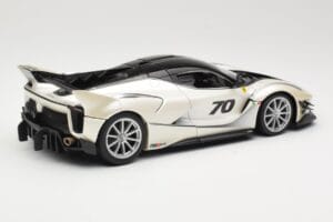 Ferrari FXX-K Evo #70 Baltas Bburago 1:18 18-16012 Metalas - nuotrauka 3 iš 8