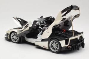Ferrari FXX-K Evo #70 Baltas Bburago 1:18 18-16012 Metalas - nuotrauka 5 iš 8