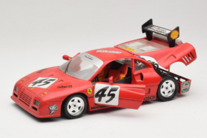Ferrari 288 GTO Evoluzione #45 Raudonas Revell 1:18 48820 Metalas - nuotrauka 2 iš 8