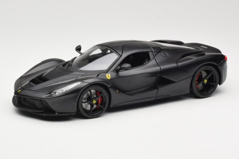 Ferrari LaFerrari F150 Matte Black Bburago 1:18 18-16901BK Metalas