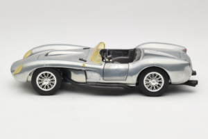 Ferrari Testa Rossa Chrome Silver Hot Wheels 1:18 25737 Metalas - nuotrauka 4 iš 8