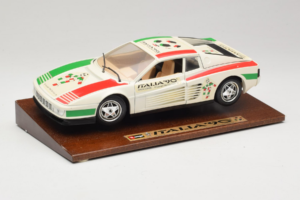 Ferrari Testarossa Italia 90 Baltas Bburago 1:18 3059-W1 Metalas - nuotrauka 2 iš 8