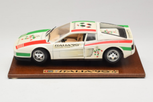 Ferrari Testarossa Italia 90 Baltas Bburago 1:18 3059-W1 Metalas