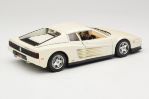 Ferrari Testarossa Baltas Bburago 1:18 3019-W1 Metalas - nuotrauka 3 iš 8