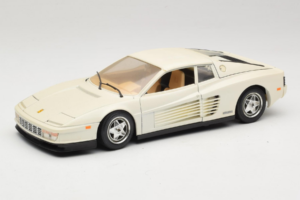 Ferrari Testarossa Baltas Bburago 1:18 3019-W1 Metalas