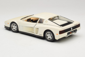 Ferrari Testarossa Baltas Bburago 1:18 3019-W1 Metalas - nuotrauka 7 iš 8