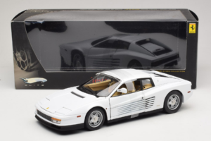 Ferrari Testarossa Baltas Miami Vice Hot Wheels 1:18 P9904 Metalas - nuotrauka 6 iš 6