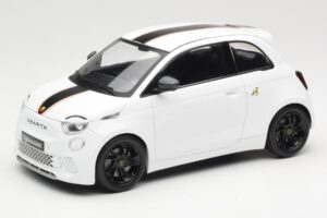 Abarth 500e Baltas IXO 1:18 MCG18497 Metalas