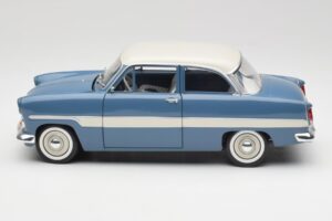 Ford Taunus 12M P2 Mėlynas Juostelės Revell 1:18 08880-M1 Metalas - nuotrauka 4 iš 8