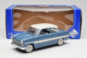 Ford Taunus 12M P2 Mėlynas Juostelės Revell 1:18 08880-M1 Metalas - nuotrauka 8 iš 8