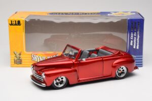 Ford Cabriolet Red Metallic Road Signature 1:18 30028 Metalas - nuotrauka 8 iš 8
