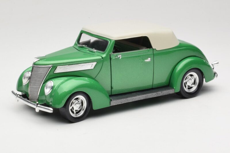 Ford Kabrioletas Žalias Road Signature 1:18 92239 Metalas