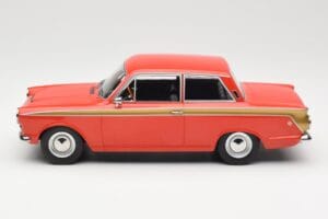 Ford Cortina Lotus Red & Gold Stripe MCG 1:18 MCG18532 Metalas - nuotrauka 3 iš 6