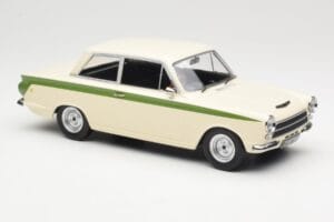 Ford Cortina Lotus White & Green Stripe MCG 1:18 MCG18434 Metalas - nuotrauka 4 iš 6