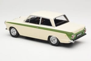 Ford Cortina Lotus White & Green Stripe MCG 1:18 MCG18434 Metalas - nuotrauka 5 iš 6