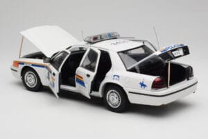 Ford Crown Victoria RCMP Police Car AUTOart 1:18 72706 Metalas - nuotrauka 5 iš 8