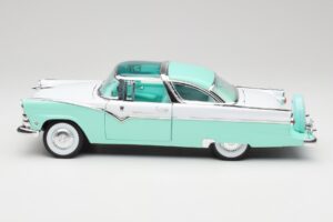 Ford Crown Victoria Seafoam Žalias & Baltas Road Legends 1:18 92138 Metalas - nuotrauka 3 iš 7