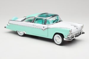 Ford Crown Victoria Seafoam Žalias & Baltas Road Legends 1:18 92138 Metalas - nuotrauka 5 iš 7
